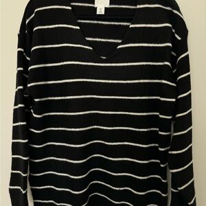 H&M Black and White V-Neck Sweater